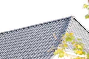 Dacheindeckung mit engobierten Dachziegeln